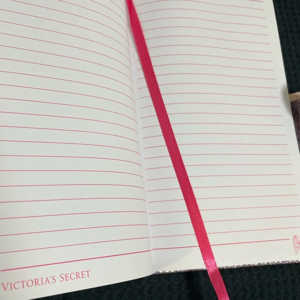 Victoria's Secret Glitter limited edition Journal with pen